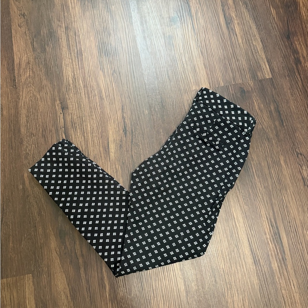 Old Navy Black and White Pixie Pants